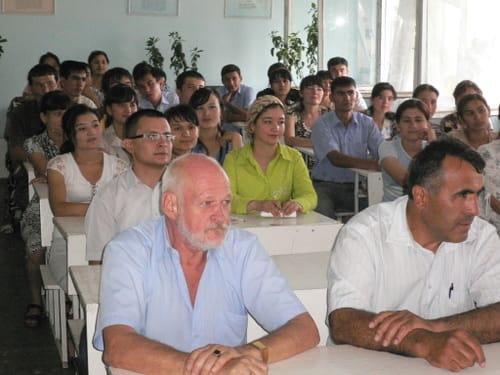 Besuch einer Schule in Usbekistan