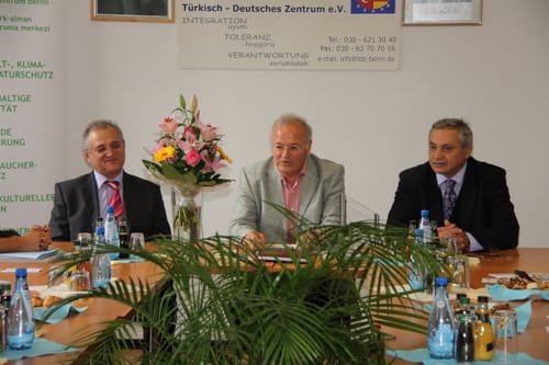 Erziehungsattaché Herr Ali Can, Prof.Dr. Hakkı Keskin, Vorsitzender der TDZ Herr Adnan Gündoğdu